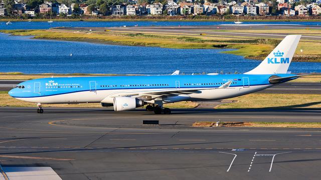 PH-AKA:Airbus A330-300:KLM